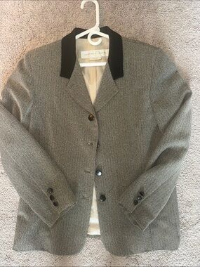 Garfield & Mark Women's Gray Herringbone Blazer with Black Collar